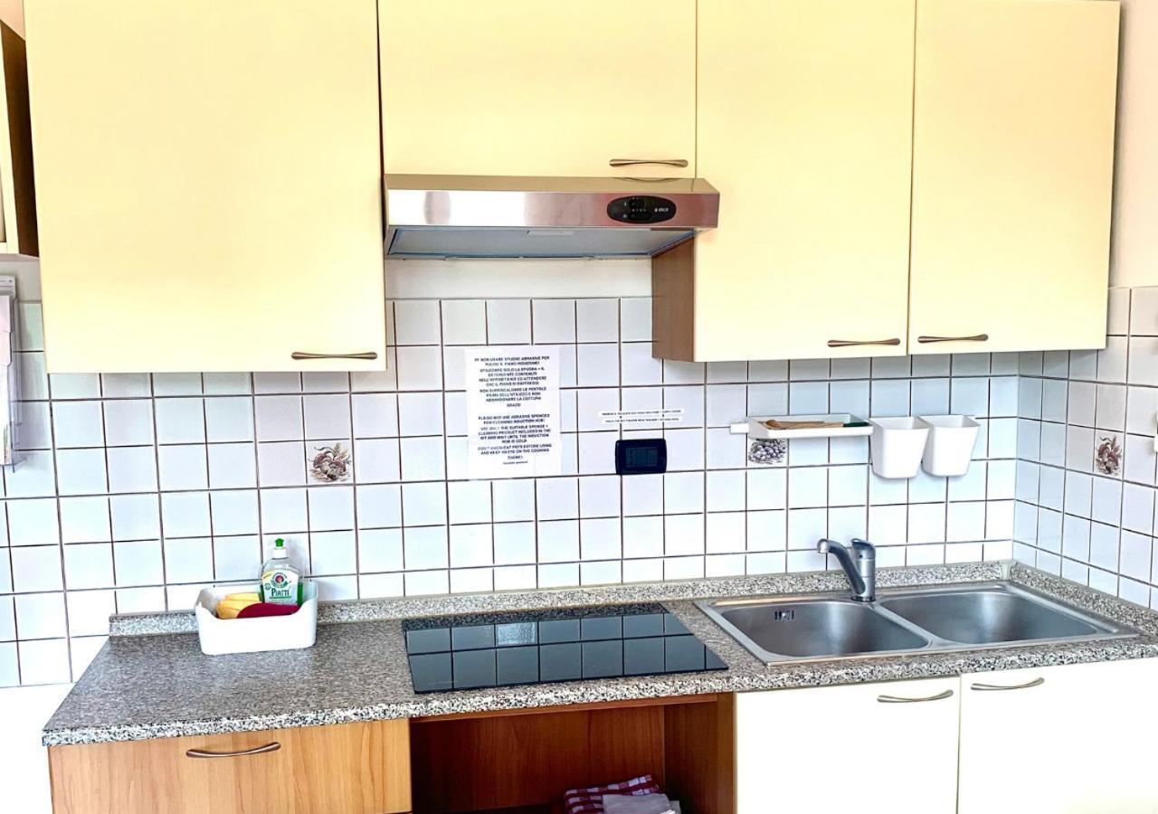 Gardalakeapartment A Сірміоне Екстер'єр фото