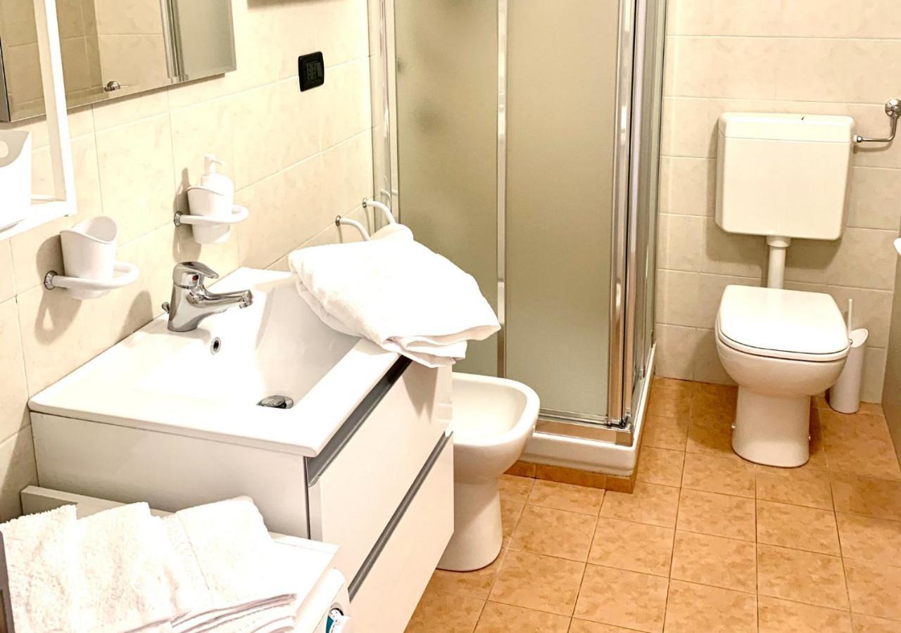 Gardalakeapartment A Сірміоне Екстер'єр фото