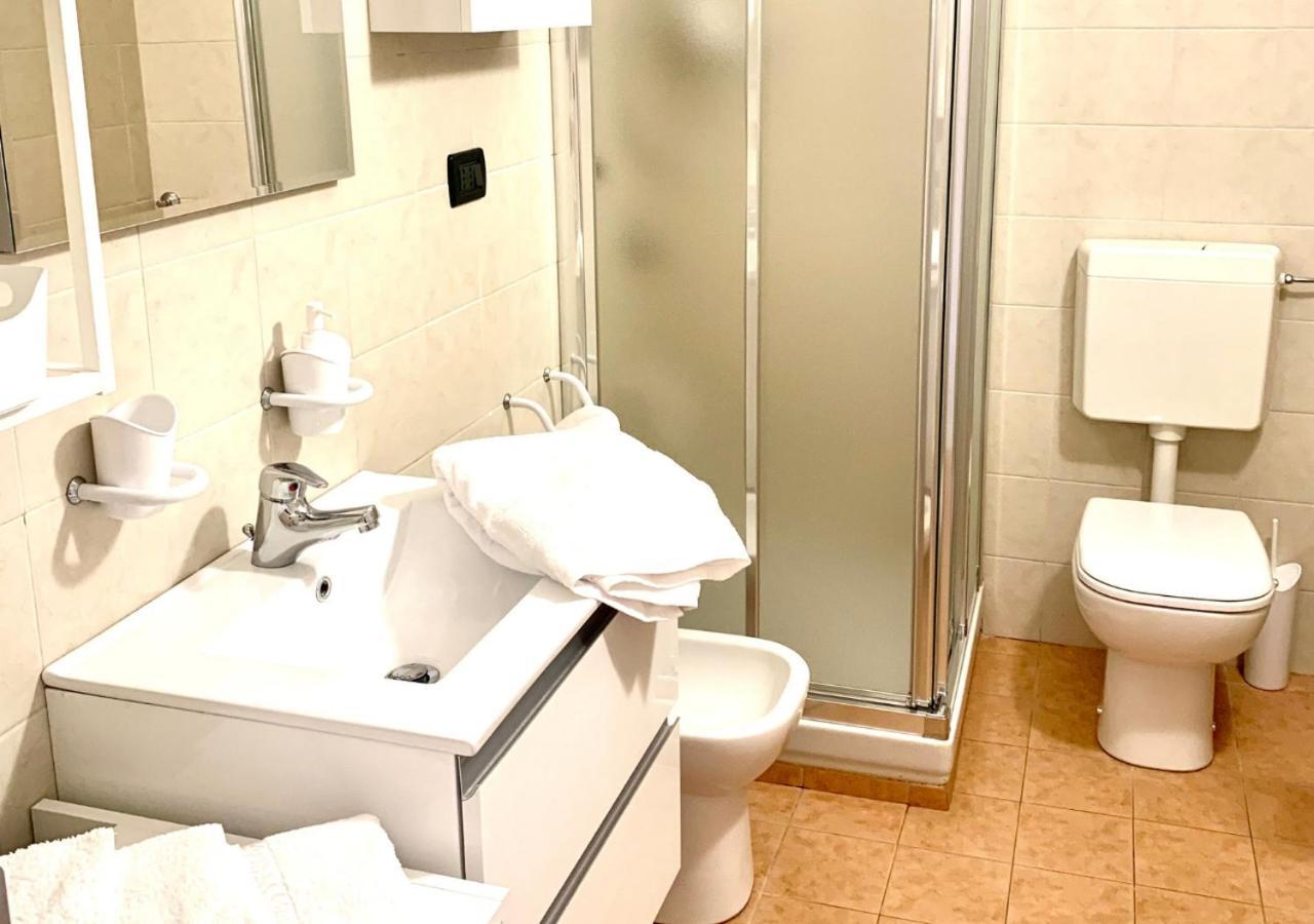 Gardalakeapartment A Сірміоне Екстер'єр фото